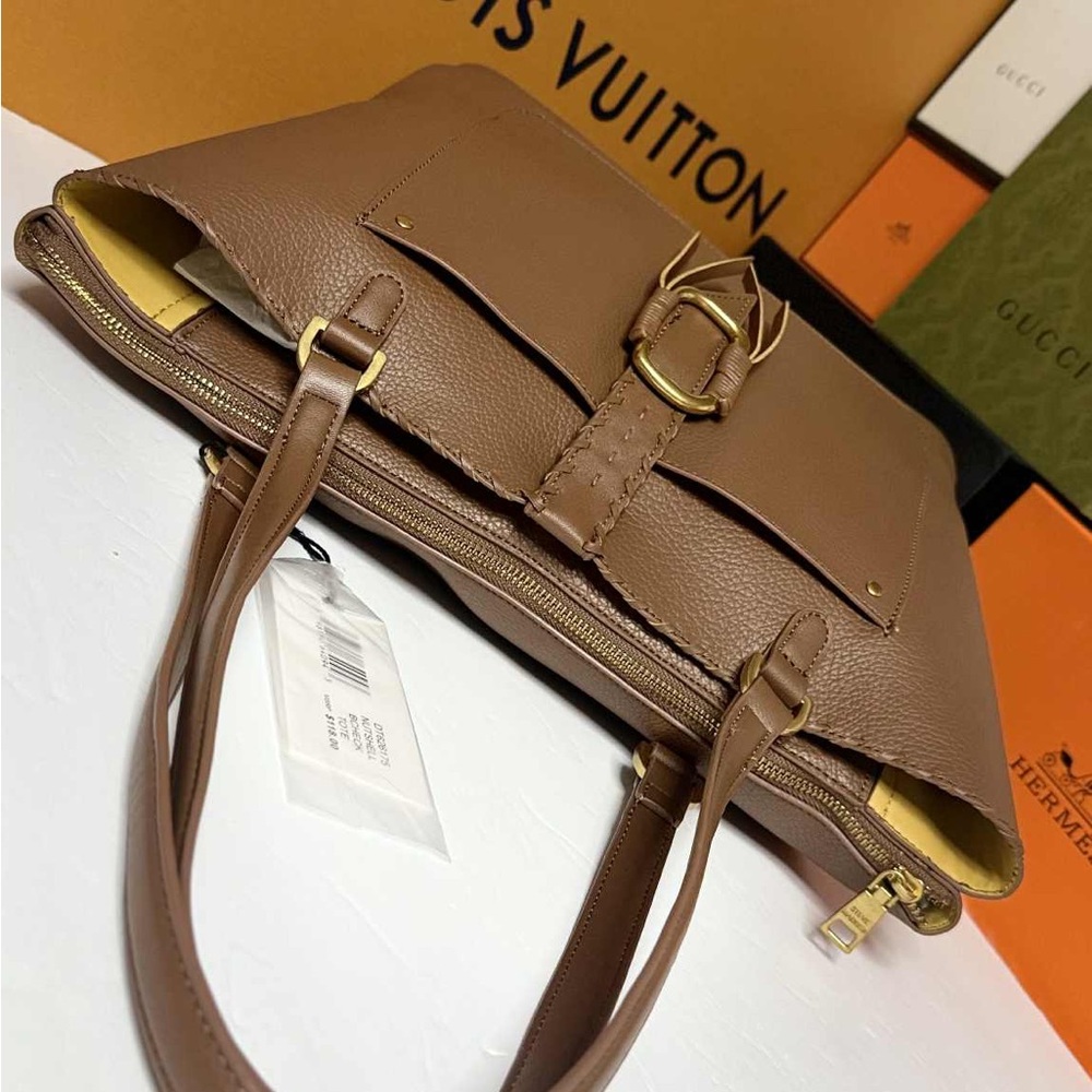 STEVE MADDEN Chic Tan Leather Tote with Gold Buckle - Picture 4 of 5